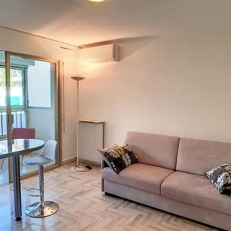 Henri Camille Real Estate - Latour - 150m Martinez