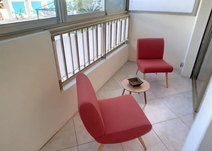 Apartment Henri Camille Real Estate - Latour - 150m Martinez *